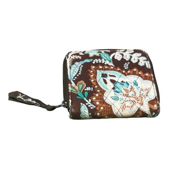 Vera Bradley Paisley Wallet. - Picture 1 of 7
